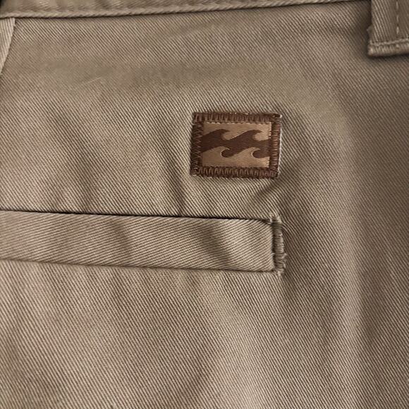 Billabong Dark Khaki Chino Shorts Men's 38 10" inseam Surf Skate Golf Casual - Picture 7 of 13